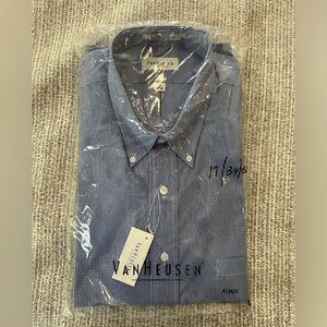 Vintage Van Heusen Men’s Blue Checked Button Down Dress Shirt 17-34/35 NEW!!